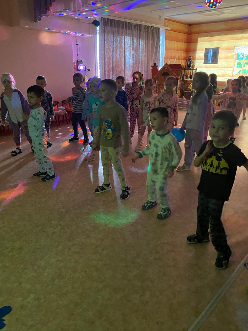 photo 5188246474557882848 y