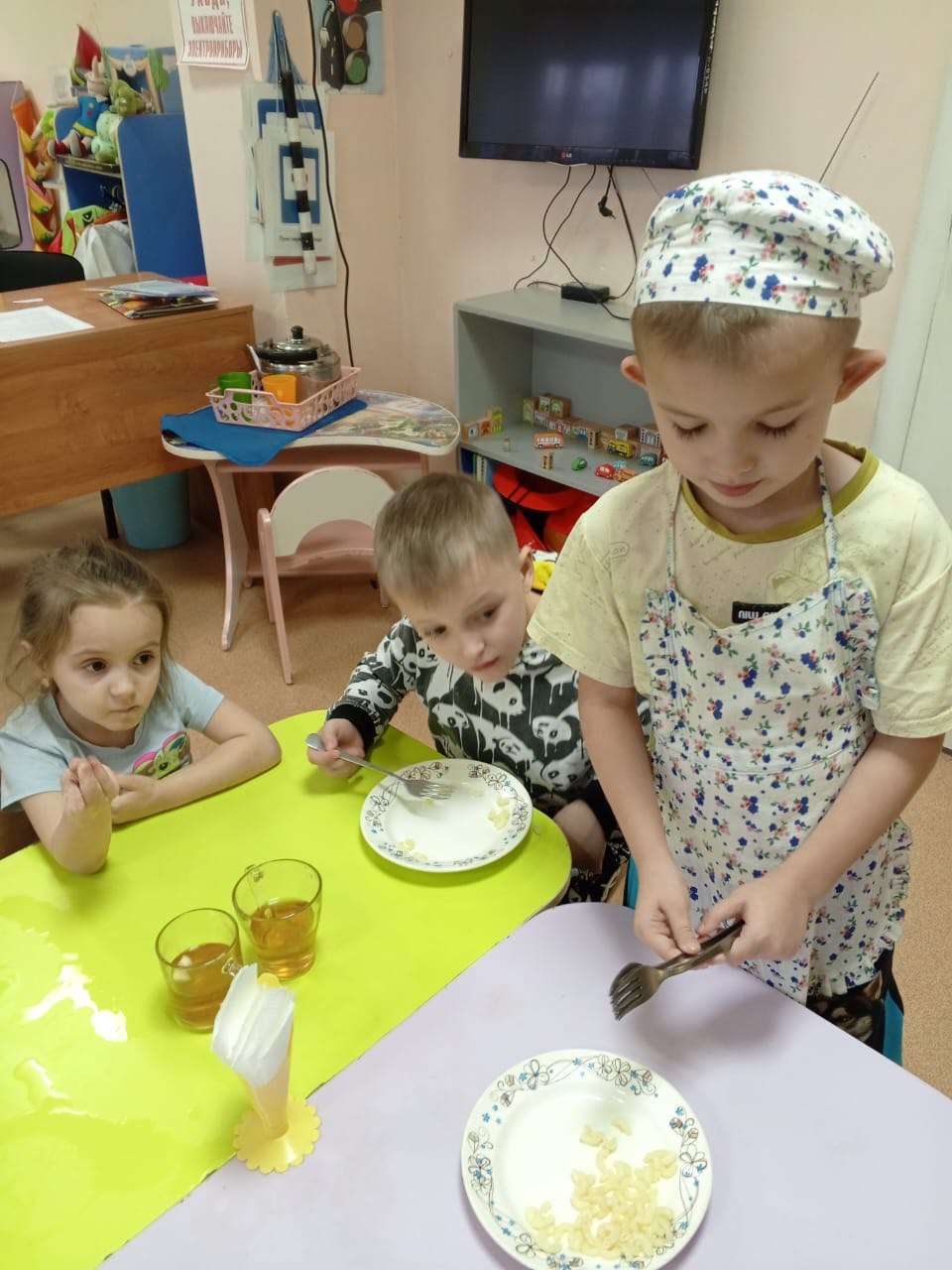 photo 5276178413754452852 y