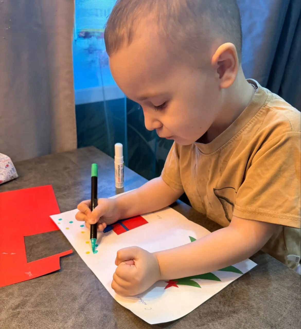 photo 5901011935308745916 y