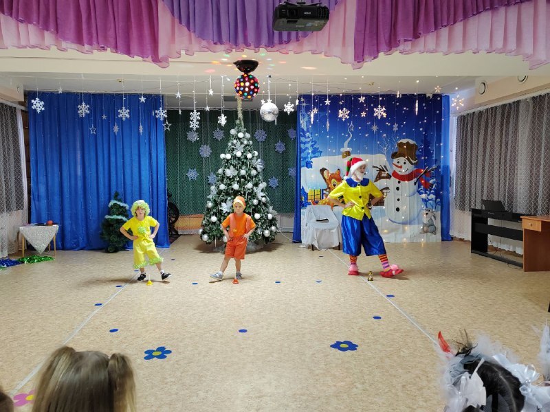 photo 5943661733652139287 x