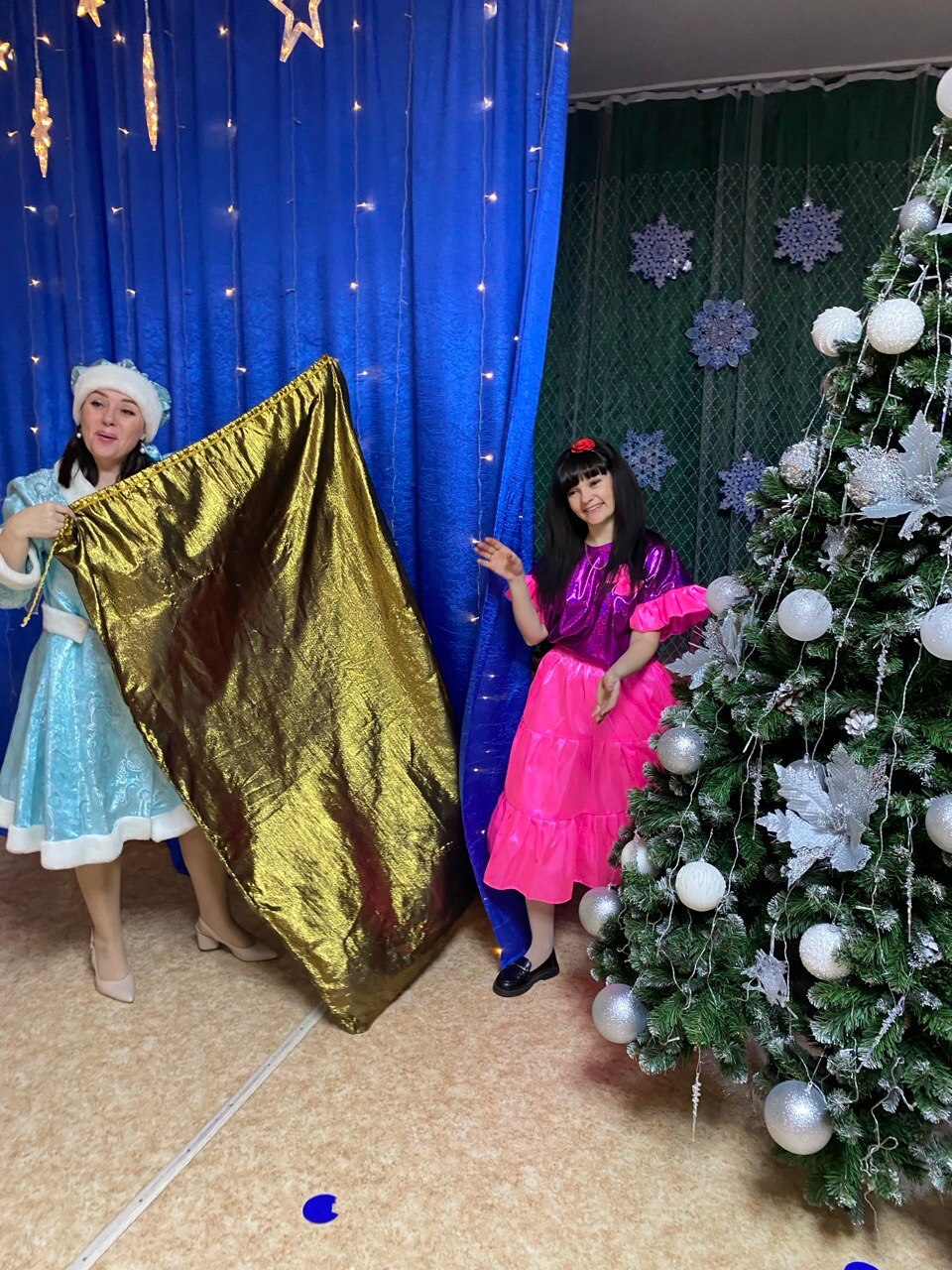 photo 5950508113385425793 y