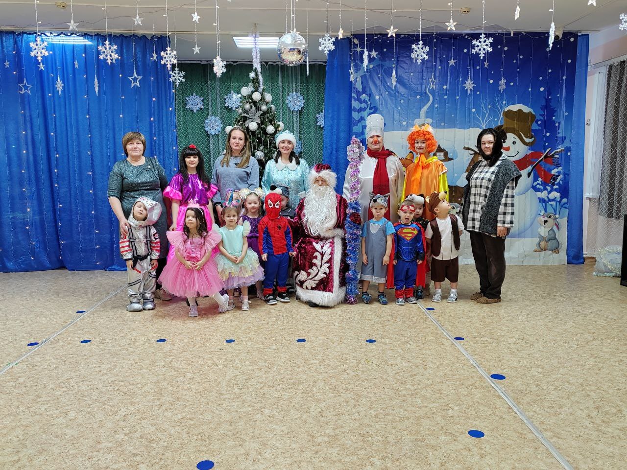 photo 5950692577935821659 y