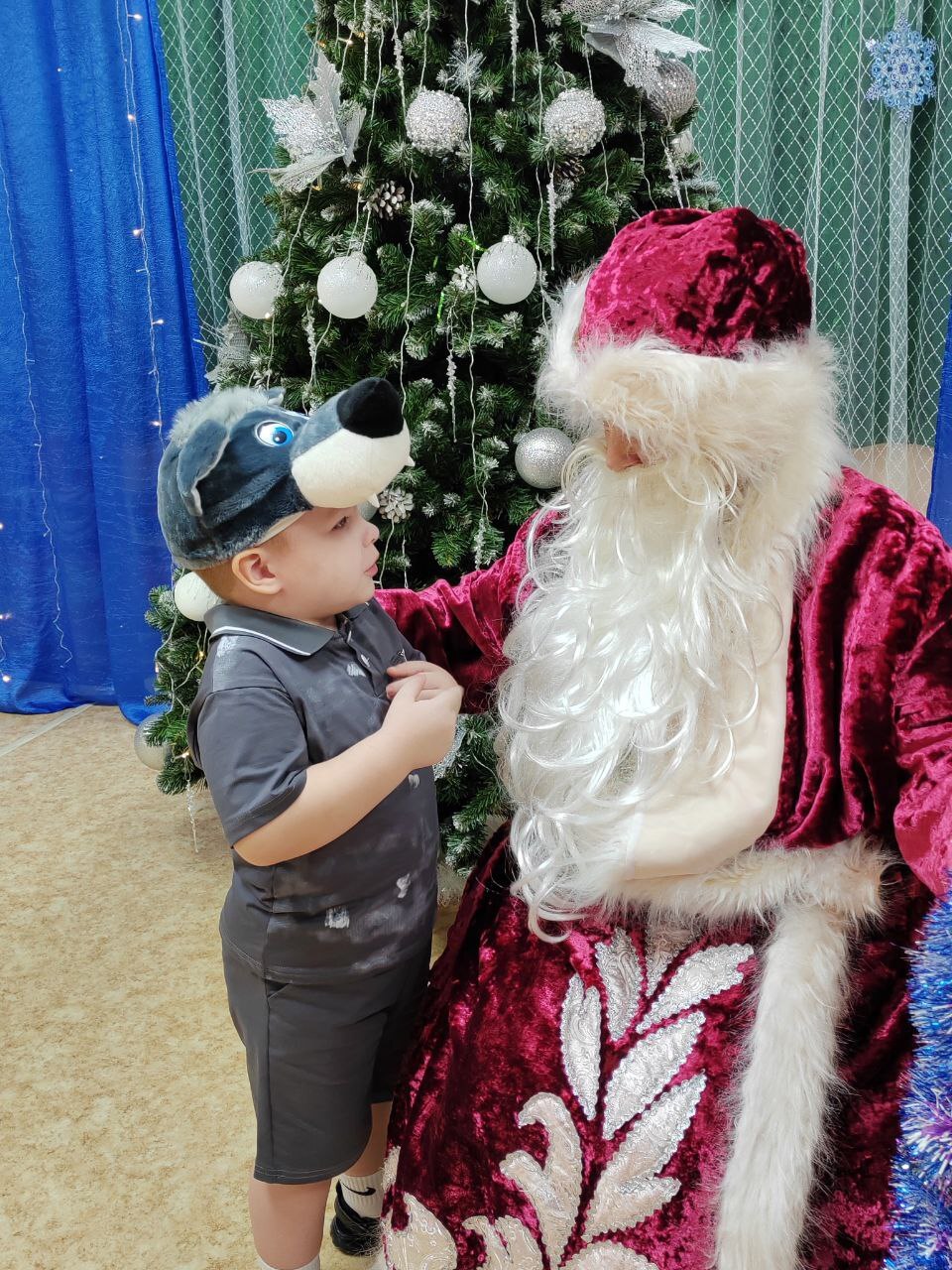 photo 5952893894703909641 y