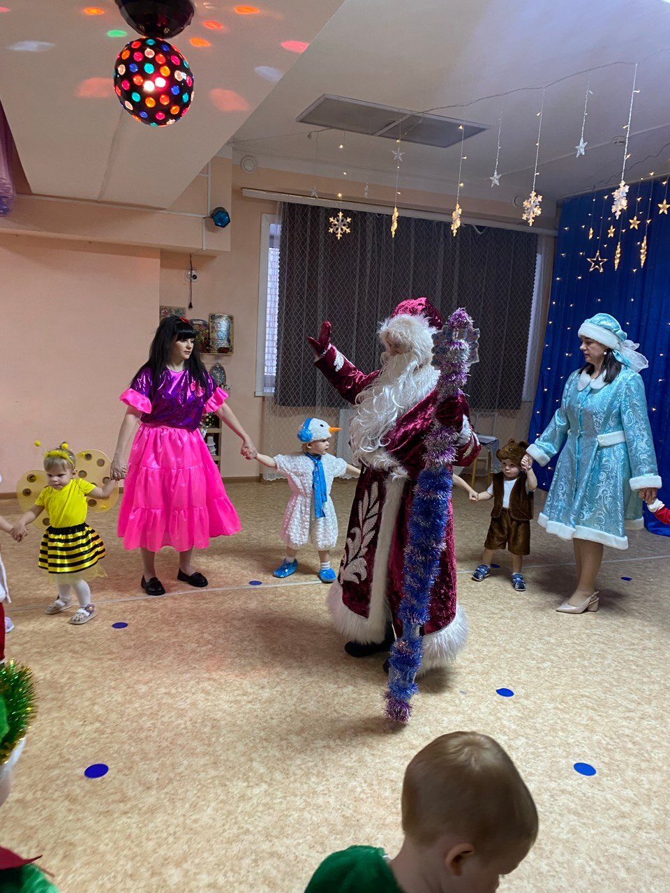 photo 5952931471372782367 y